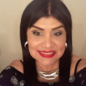 Meet your Posher, Debbie